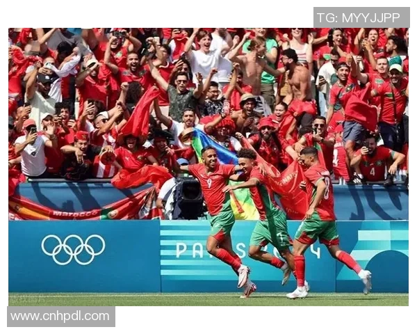 当前世界足球第二人是谁？探究足坛巨星的实力与荣誉